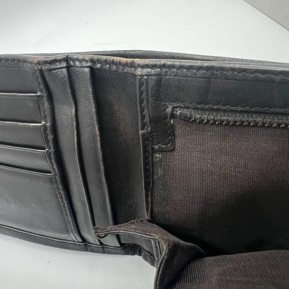 Preowned Gucci Black Men's Bifold Wallet